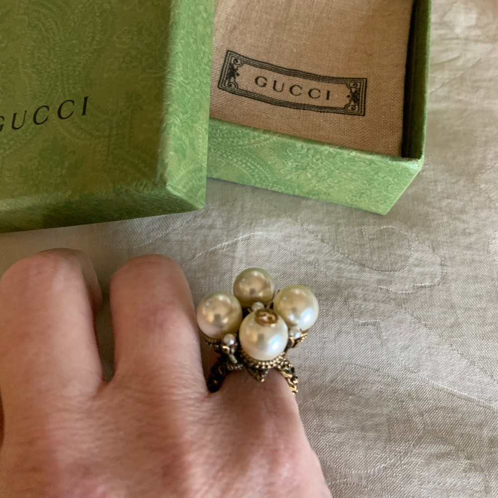 Gucci pearl Pinky ring